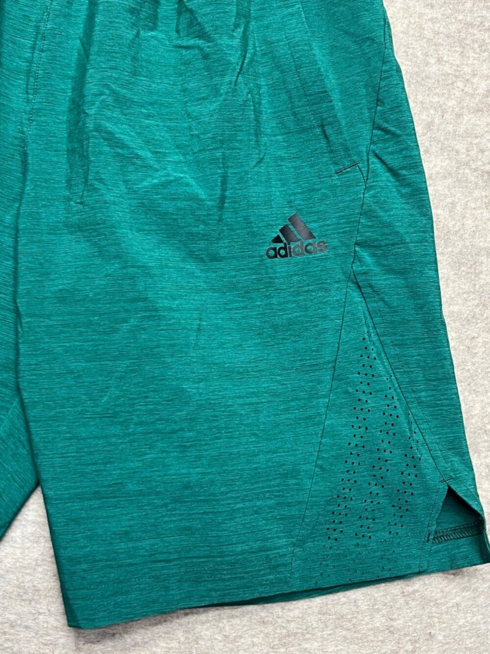 Adidas Men's Green Athletic Activewear Shorts Size Small - Picture 2 of 8